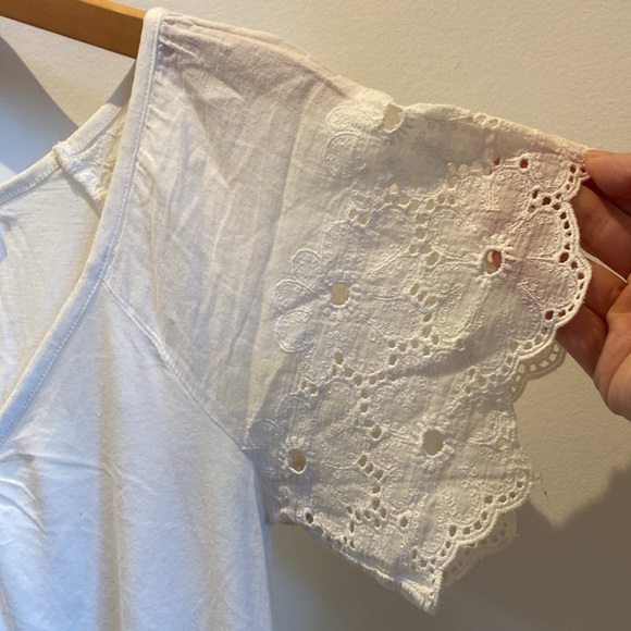 Roxy Flutter Lace Sleeve Top - Picture 3 of 9